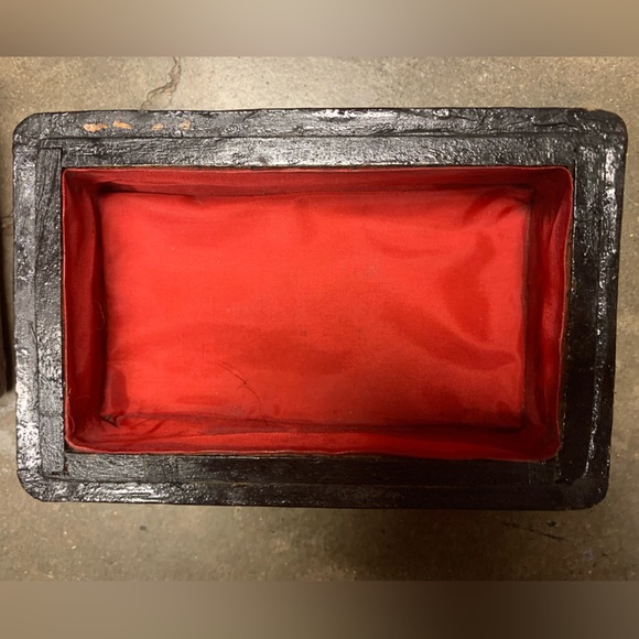 VINTAGE WOODEN, HAND CARVED LAQUER BOX - Picture 8 of 11